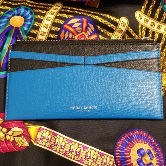 henri bendel Handbags - Henri Bendel NWT W 57th Banklet Card Case